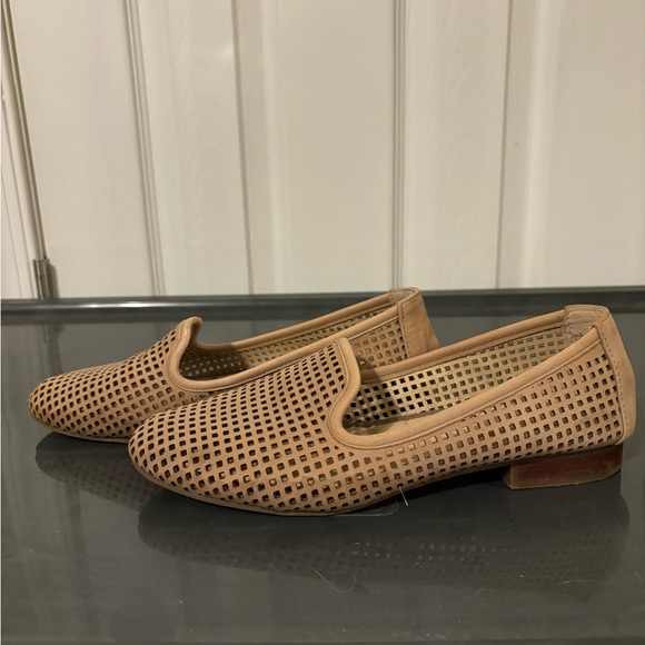 Mesh Flats - Picture 1 of 3